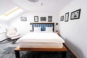 HOW Boutique and Hotel