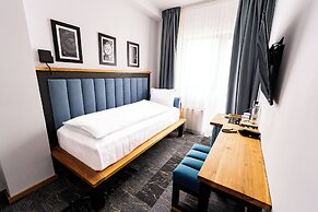 HOW Boutique and Hotel
