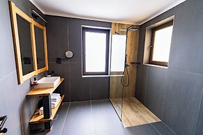 HOW Boutique and Hotel