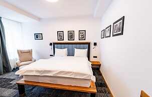 HOW Boutique and Hotel