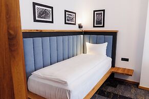 HOW Boutique and Hotel