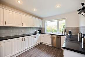 The Oxford Garden House - Spacious 5-bed Oxford Home With Garden & Bal