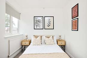 The Oxford Garden House - Spacious 5-bed Oxford Home With Garden Balco