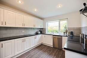 The Oxford Garden House - Spacious 5-bed Oxford Home With Garden Balco