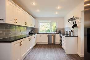 The Oxford Garden House - Spacious 5-bed Oxford Home With Garden Balco