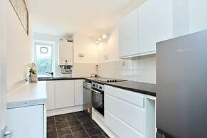 The Oxford Garden House - Spacious 5-bed Oxford Home With Garden Balco