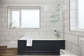 The Oxford Garden House - Spacious 5-bed Oxford Home With Garden Balco