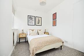 The Oxford Garden House - Spacious 5-bed Oxford Home With Garden Balco