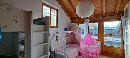 Alpine Chalet With Mountain Views & Tranquillity