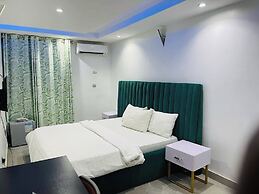 Villa Maxili Hotel and Apartment