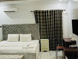 Villa Maxili Hotel and Apartment