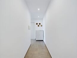 E1 Spacious Studios, Sea and Beach Views, High Floor