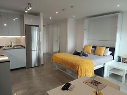 E1 Spacious Studios, Sea and Beach Views, High Floor