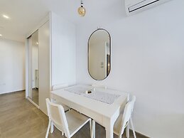 E1 Spacious Studios, Sea and Beach Views, High Floor