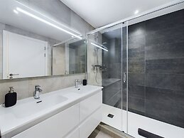 E1 Spacious Studios, Sea and Beach Views, High Floor