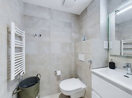 E1 18th Floor Studios, Sea & Beach Views