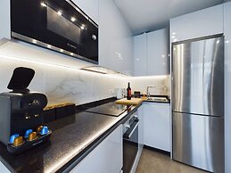 E1 18th Floor Studios, Sea & Beach Views