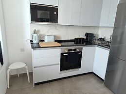 E1 18th Floor Studios, Sea & Beach Views