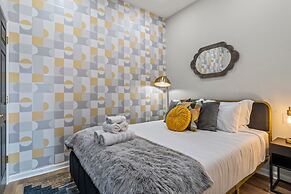 Old City 2 BR  Near Historic Sites