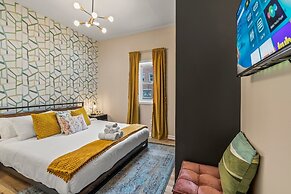 Old City 2 BR  Near Historic Sites
