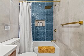 Old City 2 BR  Near Historic Sites