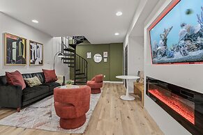 Old City 2 BR  Near Historic Sites