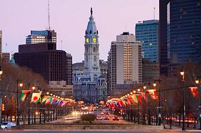 Old City 2 BR  Near Historic Sites