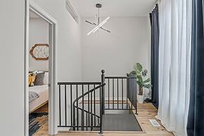 Old City 2 BR  Near Historic Sites