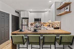 Old City 2 BR  Near Historic Sites