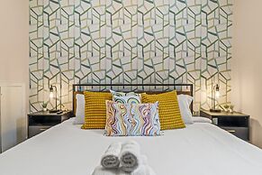 Old City 2 BR  Near Historic Sites