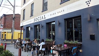 Old City 2 BR  Near Historic Sites