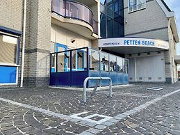 Apartment in Petten Near the Beach
