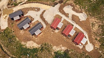 The Huts at Lakes Edge