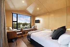 The Huts at Lakes Edge