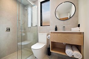 The Huts at Lakes Edge