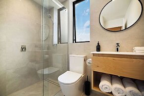 The Huts at Lakes Edge