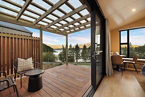 The Huts at Lakes Edge