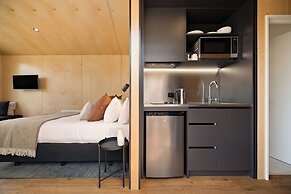 The Huts at Lakes Edge