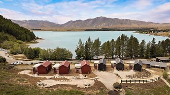 The Huts at Lakes Edge