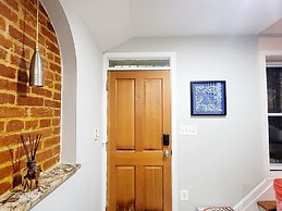 1-BD Home near Stadiums Free Parking