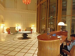 Hillside Apartment In Sunset Town