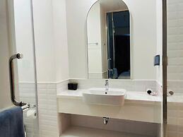 Hillside Apartment In Sunset Town