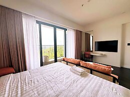 Hillside Apartment In Sunset Town