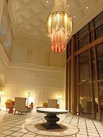 Hillside Apartment In Sunset Town