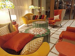 Hillside Apartment In Sunset Town