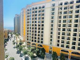 Hillside Apartment In Sunset Town