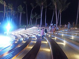 Hillside Apartment In Sunset Town