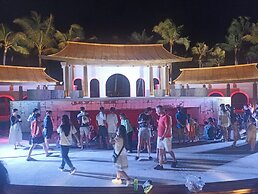 Hillside Apartment In Sunset Town