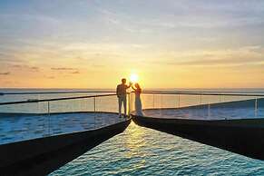 2 Bedrooms Apartment In Sunset Town