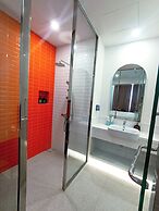 2 Bedrooms Apartment In Sunset Town